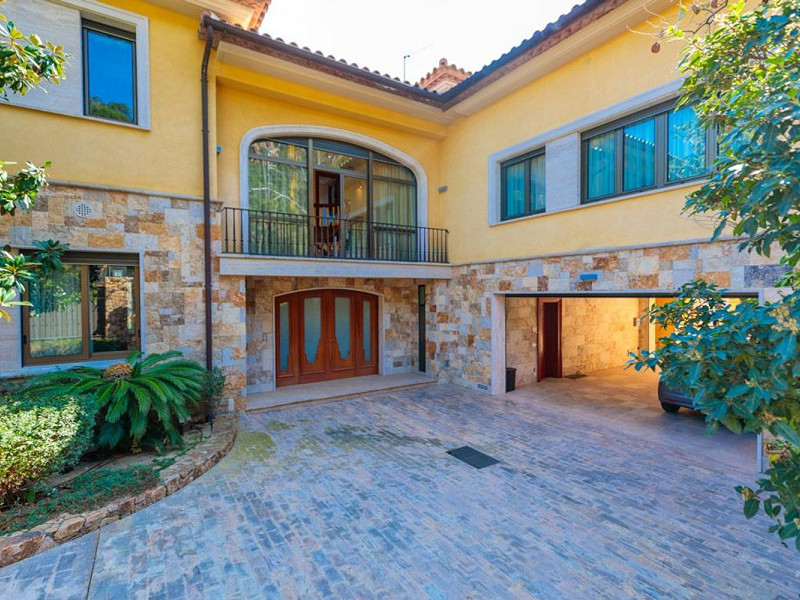 Luxury villa with sea views in Punta Brava, Sant Feliu de Guíxols. Photo:  33