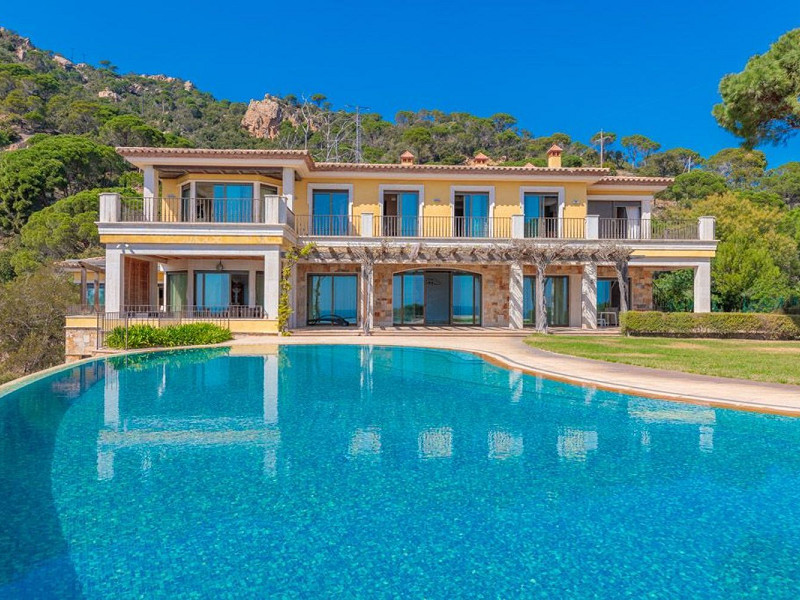 Luxury villa with sea views in Punta Brava, Sant Feliu de Guíxols. Photo:  35