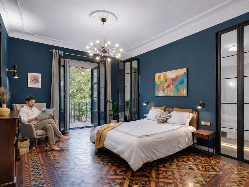 Renovated apartment with gallery and high ceilings near Arc de Triomf, Barcelona. Photo:  3