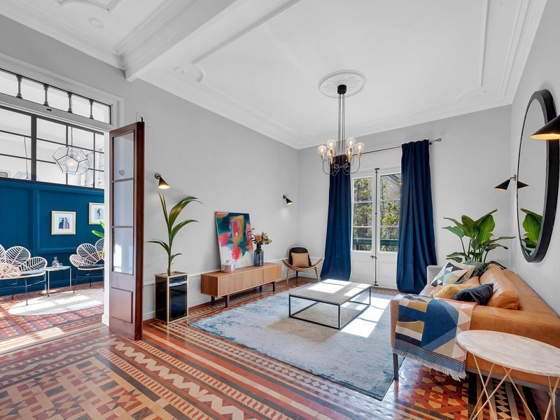 Renovated apartment with gallery and high ceilings near Arc de Triomf, Barcelona. Photo:  9
