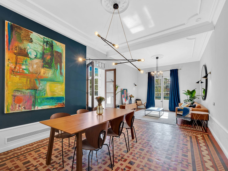 Renovated apartment with gallery and high ceilings near Arc de Triomf, Barcelona. Photo:  10