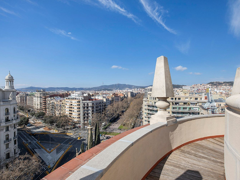 Unique Penthouse with Panoramic Terraces in Eixample, Barcelona. Photo:  17