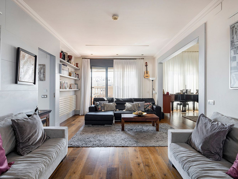 Unique Penthouse with Panoramic Terraces in Eixample, Barcelona. Photo:  24