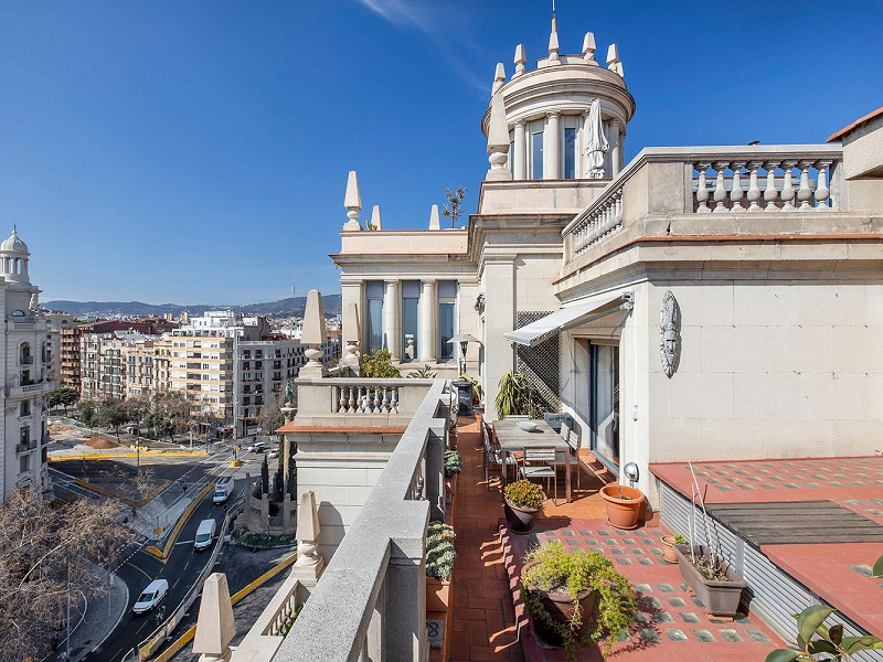 Unique Penthouse with Panoramic Terraces in Eixample, Barcelona. Photo:  25