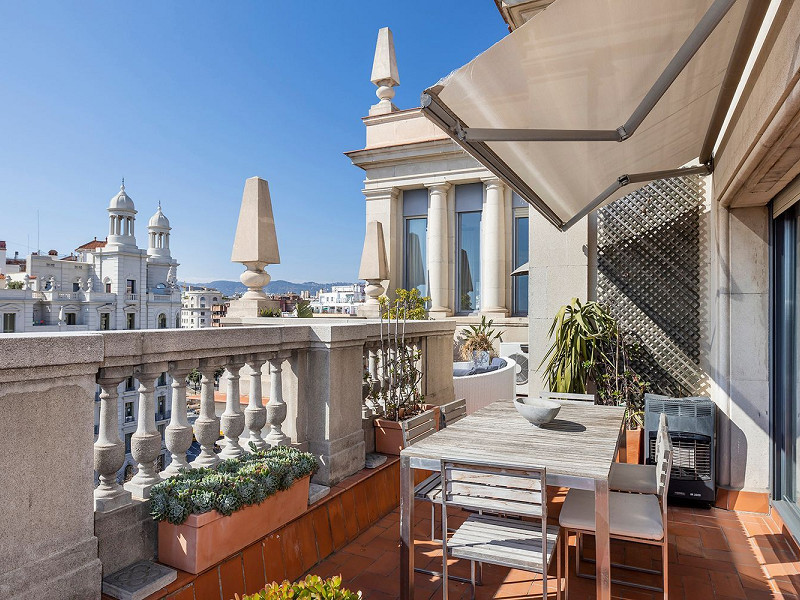 Unique Penthouse with Panoramic Terraces in Eixample, Barcelona. Photo:  26