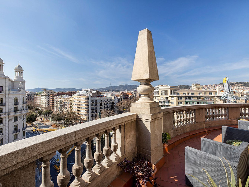Unique Penthouse with Panoramic Terraces in Eixample, Barcelona. Photo:  47
