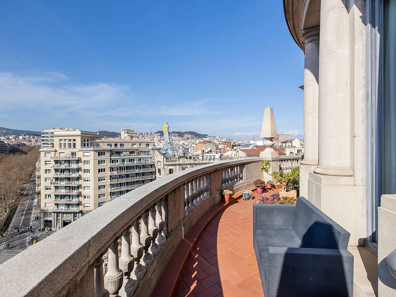 Unique Penthouse with Panoramic Terraces in Eixample, Barcelona. Photo:  48