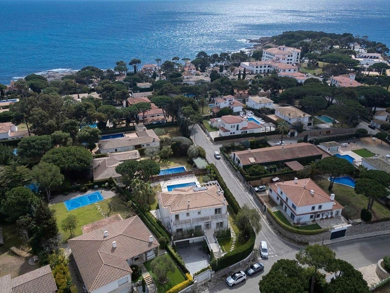 Luxury villa with open sea views in La Gavina, S’Agaró, Costa Brava. Photo:  3