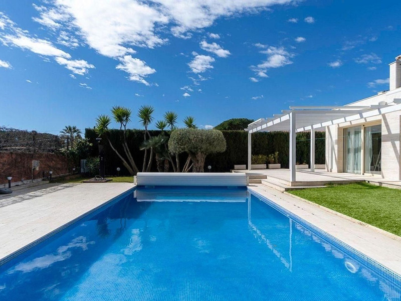 Luxury villa with open sea views in La Gavina, S’Agaró, Costa Brava. Photo:  8