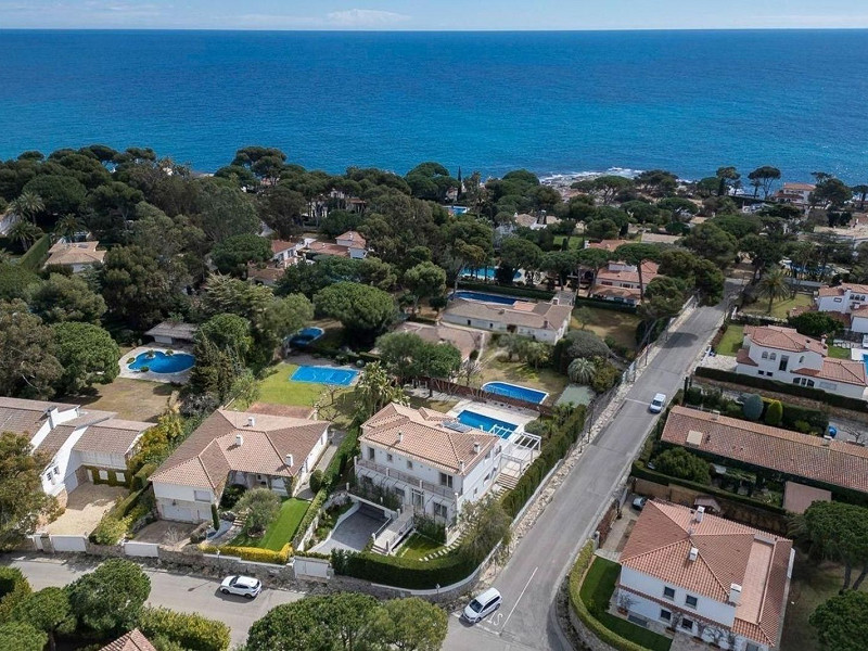 Luxury villa with open sea views in La Gavina, S’Agaró, Costa Brava. Photo:  21