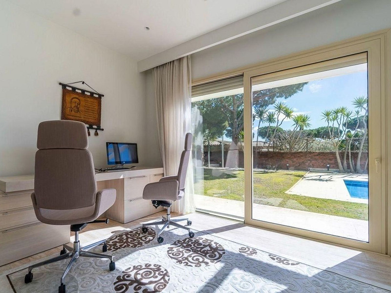 Luxury villa with open sea views in La Gavina, S’Agaró, Costa Brava. Photo:  31