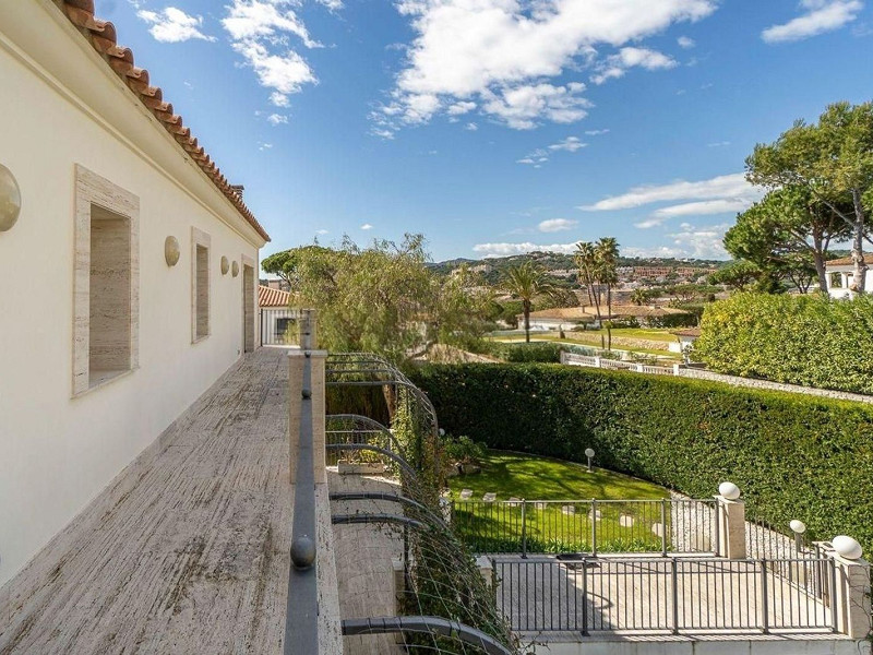 Luxury villa with open sea views in La Gavina, S’Agaró, Costa Brava. Photo:  47