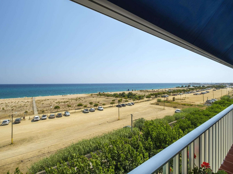 Bright Seafront Apartment in Arenys de Mar, Costa Maresme. Photo:  19