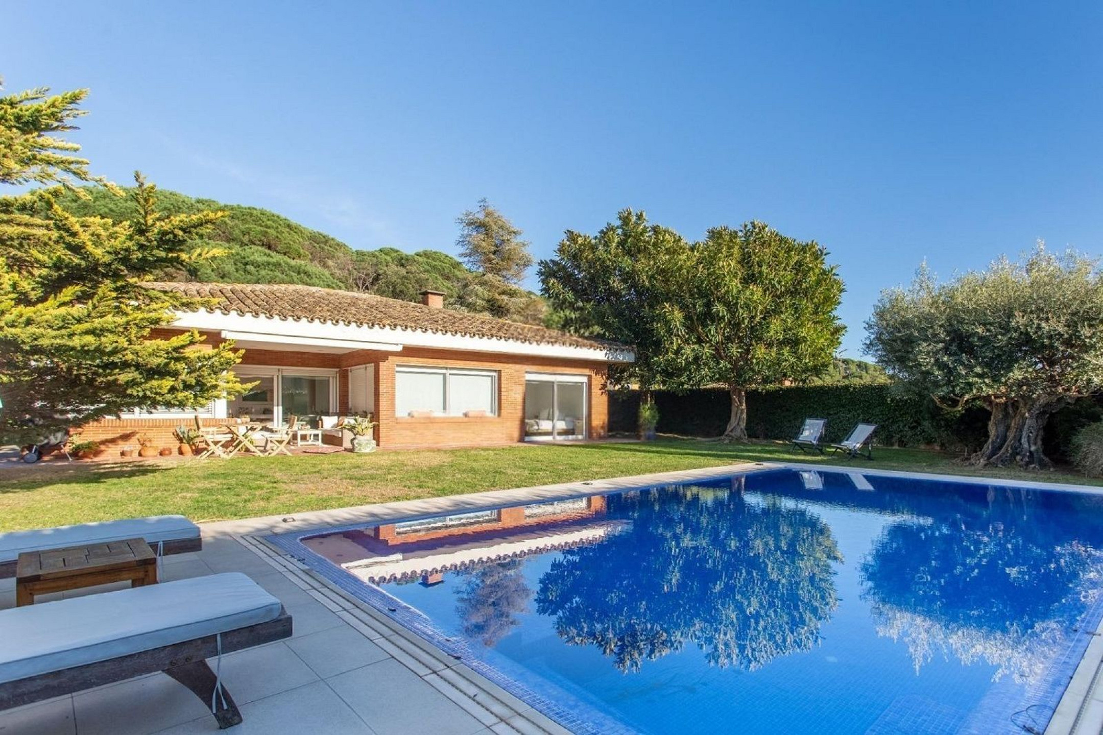 Luxury Single-Storey Home with Pool in Sant Vicenc de Montalt, Barcelona