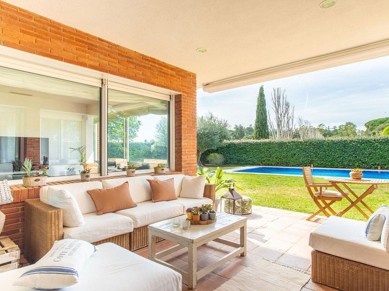 Luxury Single-Storey Home with Pool in Sant Vicenc de Montalt, Barcelona. Photo:  4