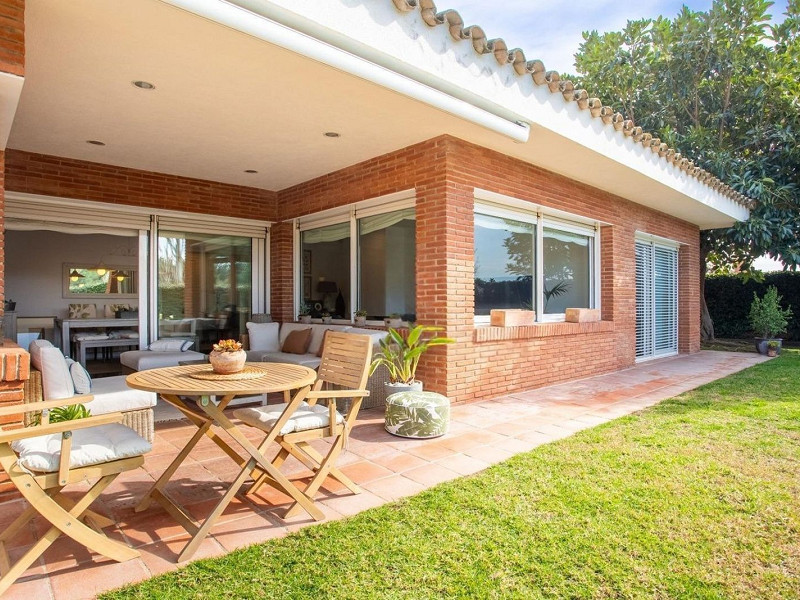 Luxury Single-Storey Home with Pool in Sant Vicenc de Montalt, Barcelona. Photo:  6
