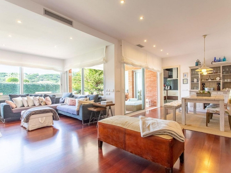 Luxury Single-Storey Home with Pool in Sant Vicenc de Montalt, Barcelona. Photo:  15