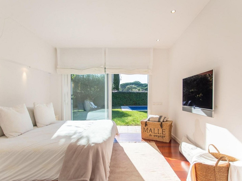 Luxury Single-Storey Home with Pool in Sant Vicenc de Montalt, Barcelona. Photo:  30