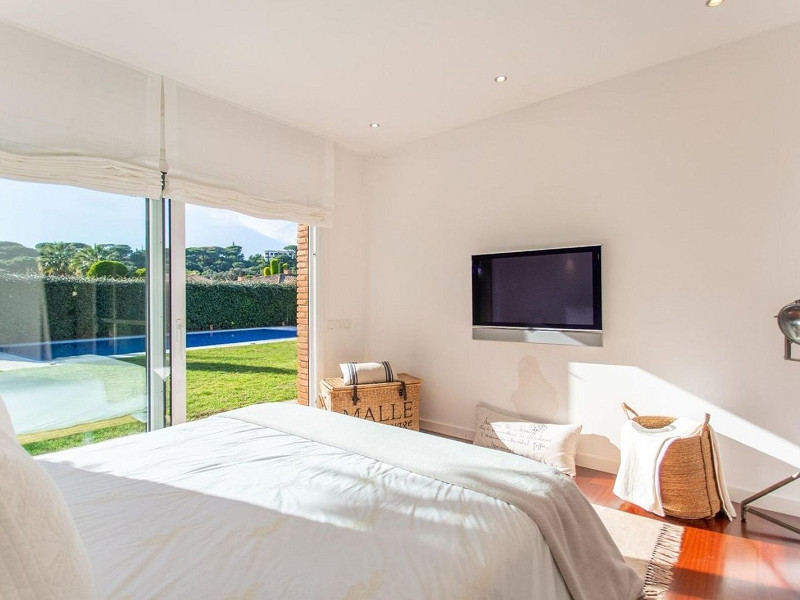 Luxury Single-Storey Home with Pool in Sant Vicenc de Montalt, Barcelona. Photo:  31