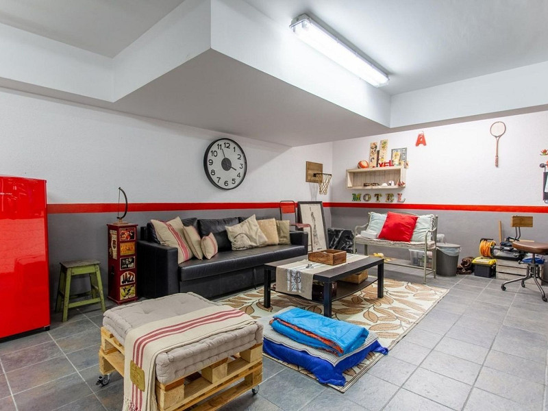 Luxury Single-Storey Home with Pool in Sant Vicenc de Montalt, Barcelona. Photo:  52