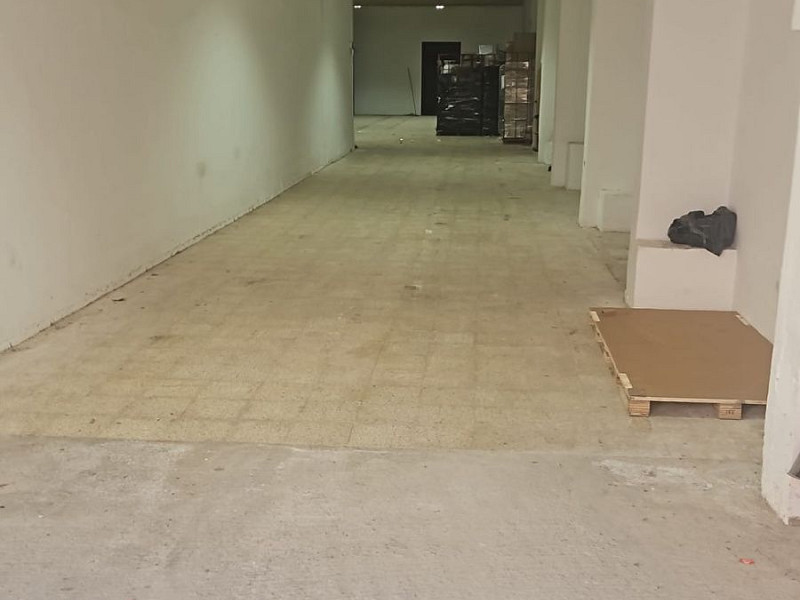 Коммерческое помещение большой площади в Сабаделе, Барселона. Фото:  4