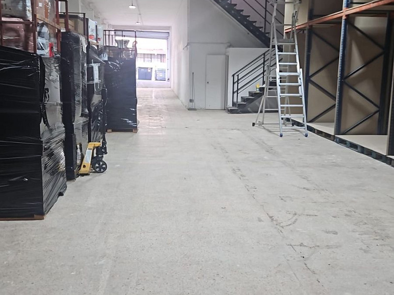 Коммерческое помещение большой площади в Сабаделе, Барселона. Фото:  6