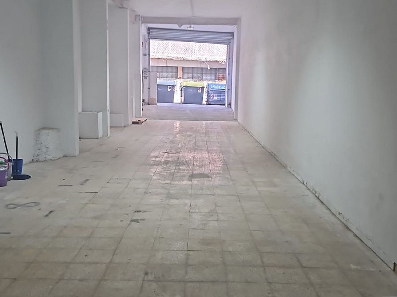 Коммерческое помещение большой площади в Сабаделе, Барселона. Фото:  8