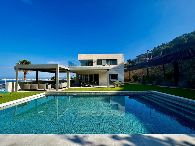 Luxury villa with panoramic views in Roses, Costa Brava. Photo:  9
