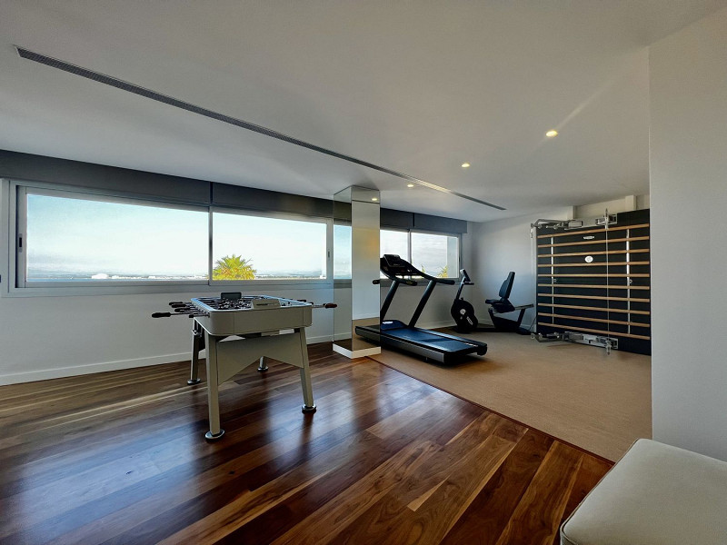 Luxury villa with panoramic views in Roses, Costa Brava. Photo:  17