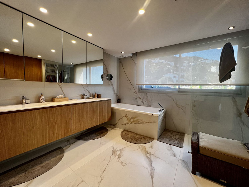 Luxury villa with panoramic views in Roses, Costa Brava. Photo:  20