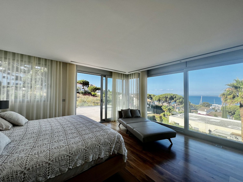 Luxury villa with panoramic views in Roses, Costa Brava. Photo:  25