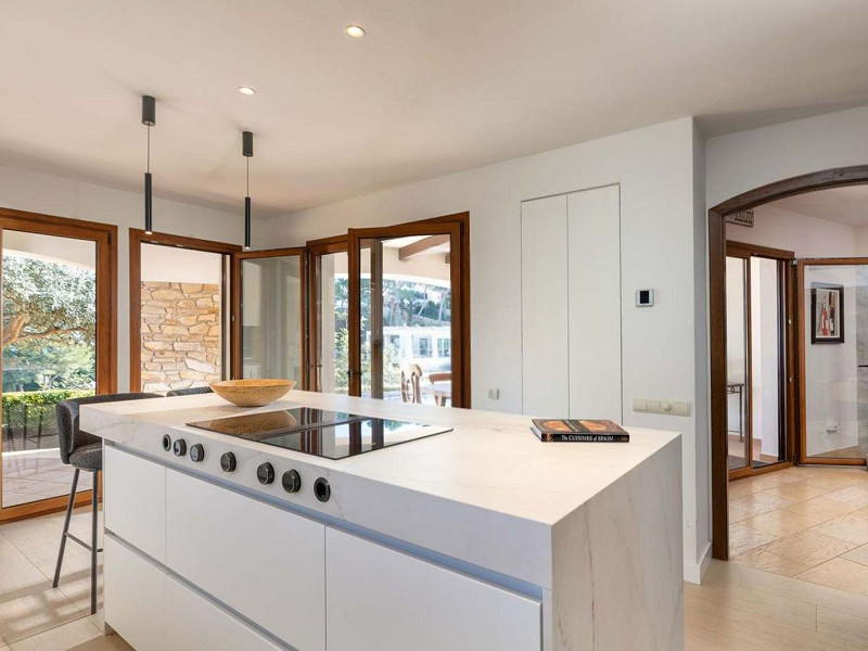 Sea-view Villa in Sa Riera, Begur – Costa Brava. Photo:  7