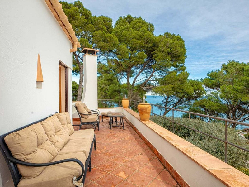 Sea-view Villa in Sa Riera, Begur – Costa Brava. Photo:  14