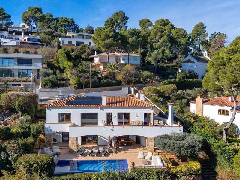 Sea-view Villa in Sa Riera, Begur – Costa Brava. Photo:  17