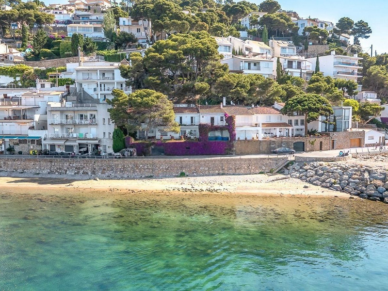 House with Panoramic Sea Views in L’Estartit, Costa Brava. Photo:  22