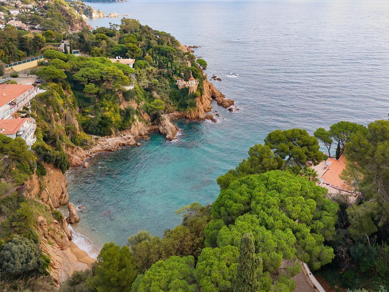 Exclusive seafront villa in Cala Sa Forcanera, Blanes. Photo:  2