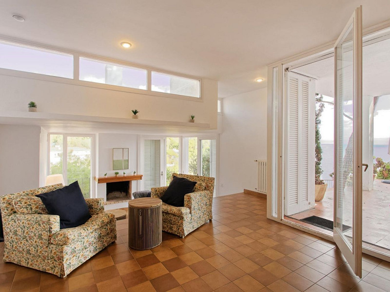 Exclusive seafront villa in Cala Sa Forcanera, Blanes. Photo:  9