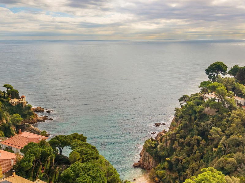 Exclusive seafront villa in Cala Sa Forcanera, Blanes. Photo:  44