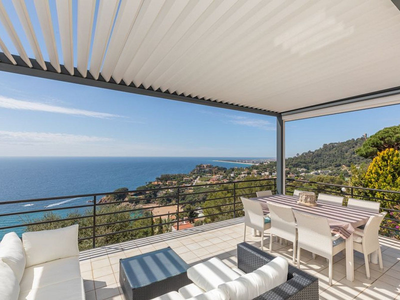 Charming sea-view villa in Cala Sant Francesc, Blanes. Photo:  2