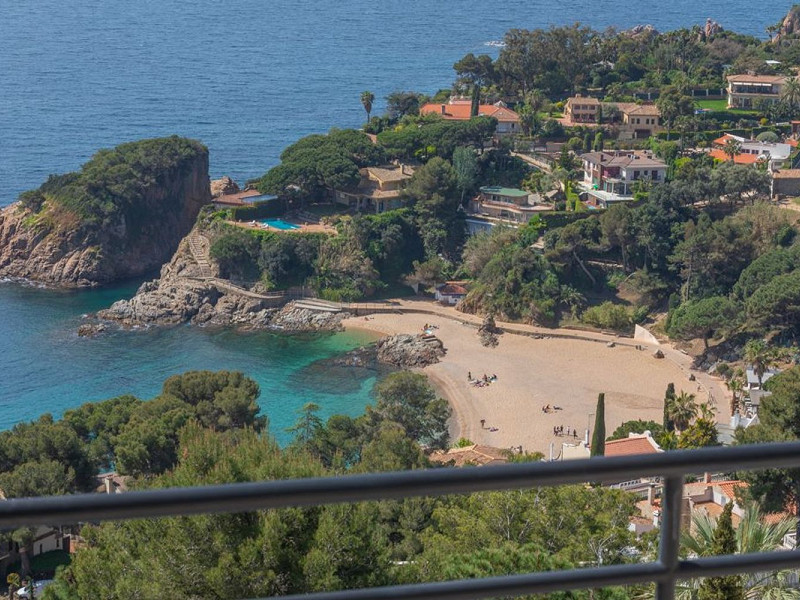 Charming sea-view villa in Cala Sant Francesc, Blanes. Photo:  6