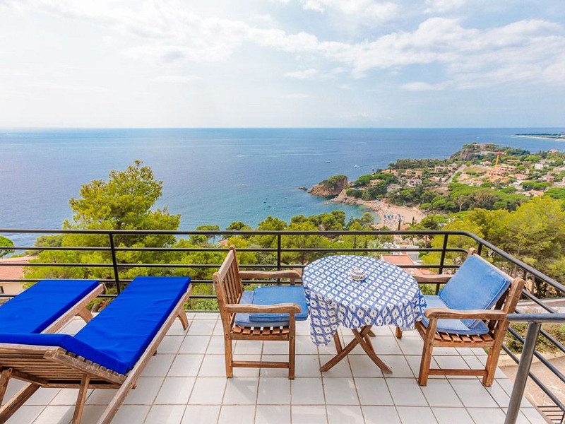 Charming sea-view villa in Cala Sant Francesc, Blanes. Photo:  7
