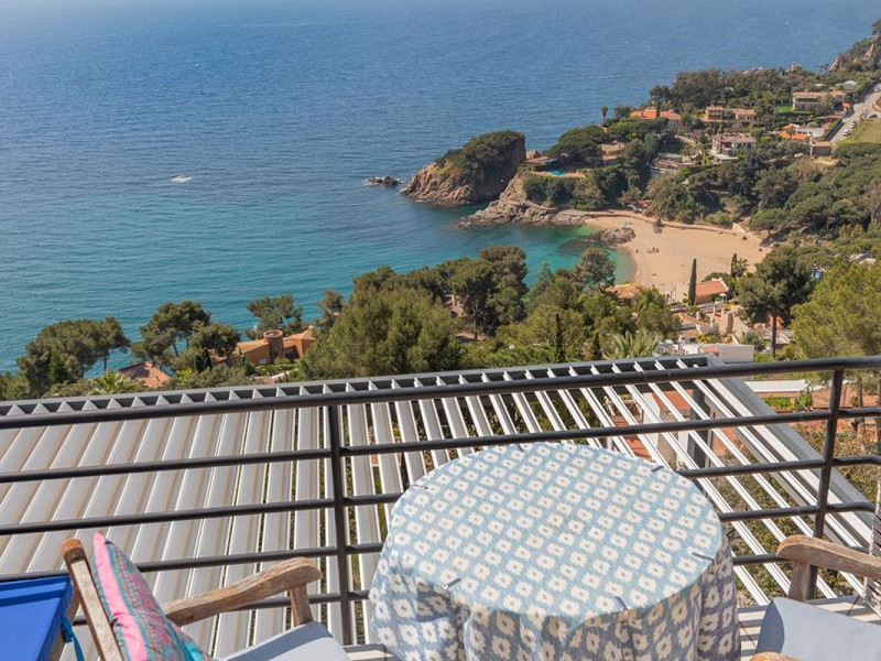 Charming sea-view villa in Cala Sant Francesc, Blanes. Photo:  8