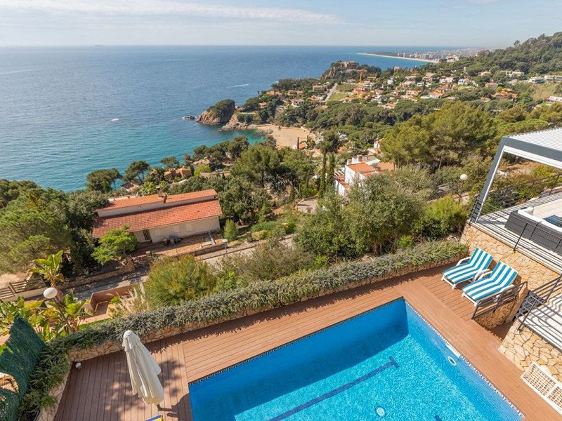 Charming sea-view villa in Cala Sant Francesc, Blanes. Photo:  11