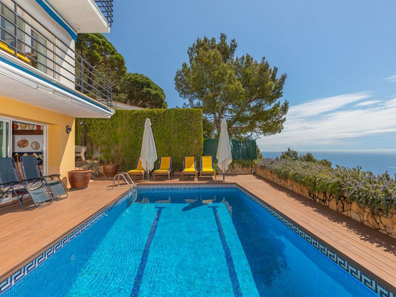 Charming sea-view villa in Cala Sant Francesc, Blanes. Photo:  14