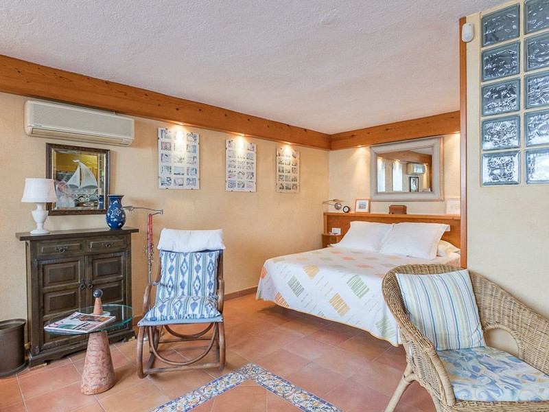 Charming sea-view villa in Cala Sant Francesc, Blanes. Photo:  22