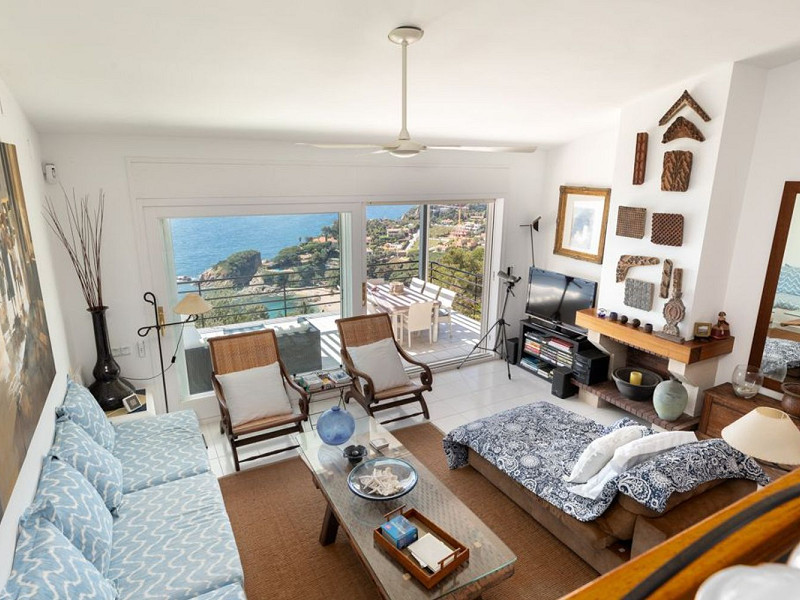 Charming sea-view villa in Cala Sant Francesc, Blanes. Photo:  29
