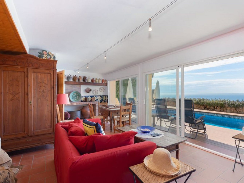 Charming sea-view villa in Cala Sant Francesc, Blanes. Photo:  31