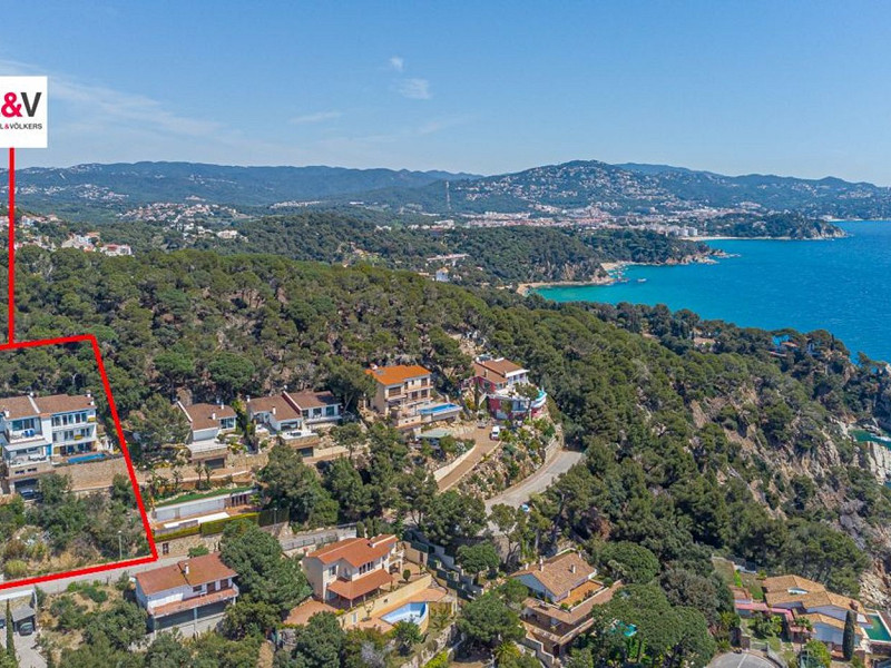 Charming sea-view villa in Cala Sant Francesc, Blanes. Photo:  36