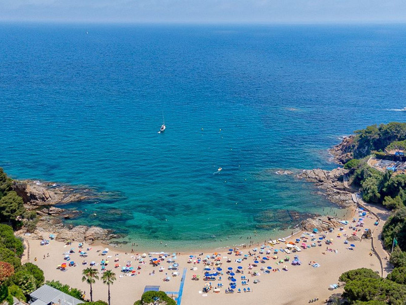 Charming sea-view villa in Cala Sant Francesc, Blanes. Photo:  41