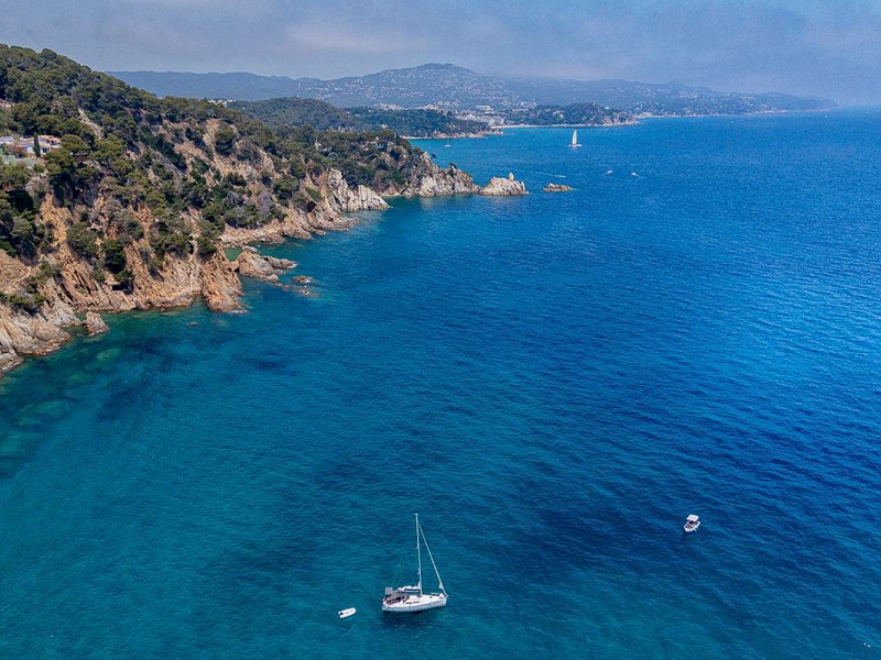 Charming sea-view villa in Cala Sant Francesc, Blanes. Photo:  42